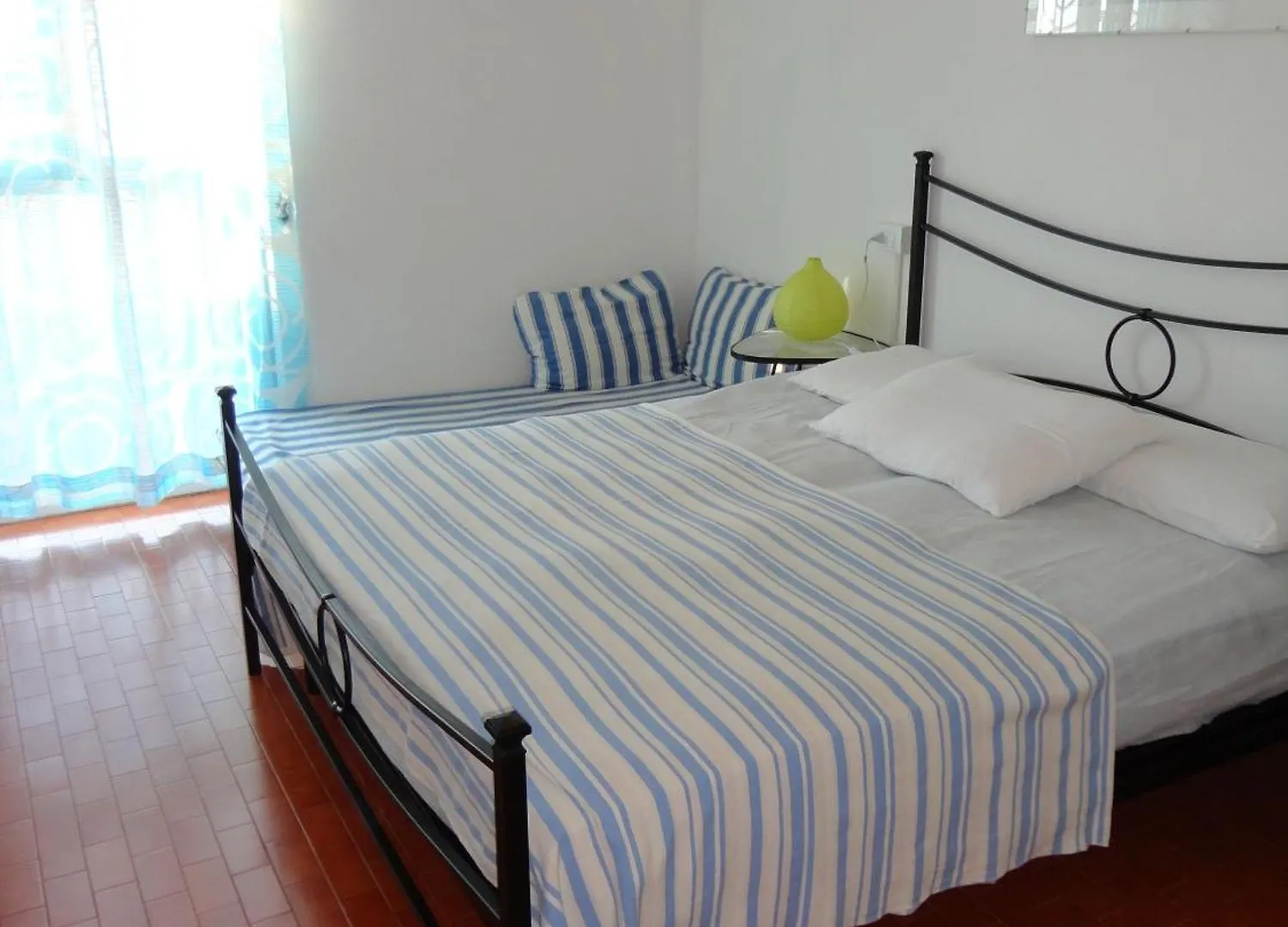 Spend Your Holiday In Our Sea View Flat Porto Santa Margherita Apartamento